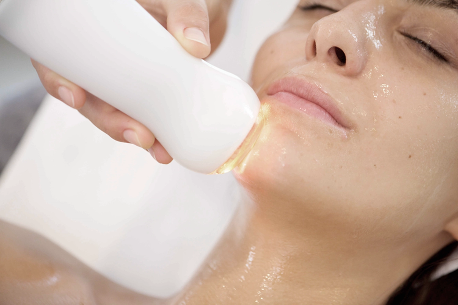 Dr. Kleanthous Kosmetik GmbH – Schönheit und Anti-Aging – Hautbehandlung